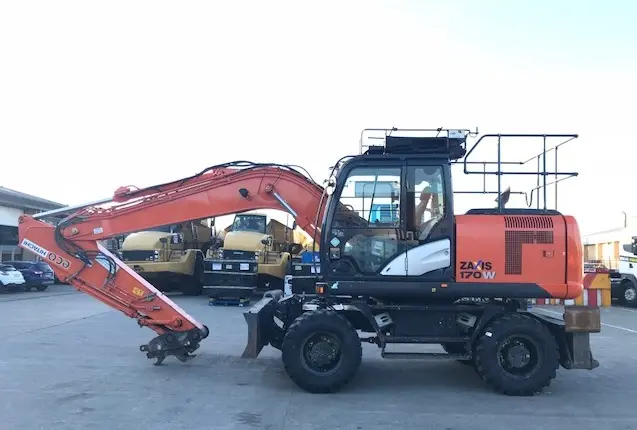 Колесный экскаватор Hitachi ZX170W-5B - фото № 1