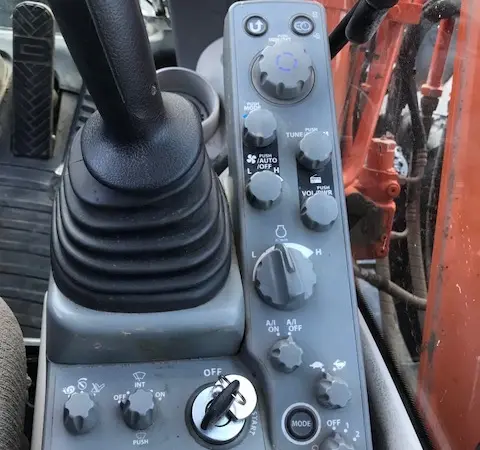 Колесный экскаватор Hitachi ZX170W-5B - фото № 12