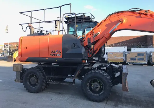 Колесный экскаватор Hitachi ZX170W-5B - фото № 2