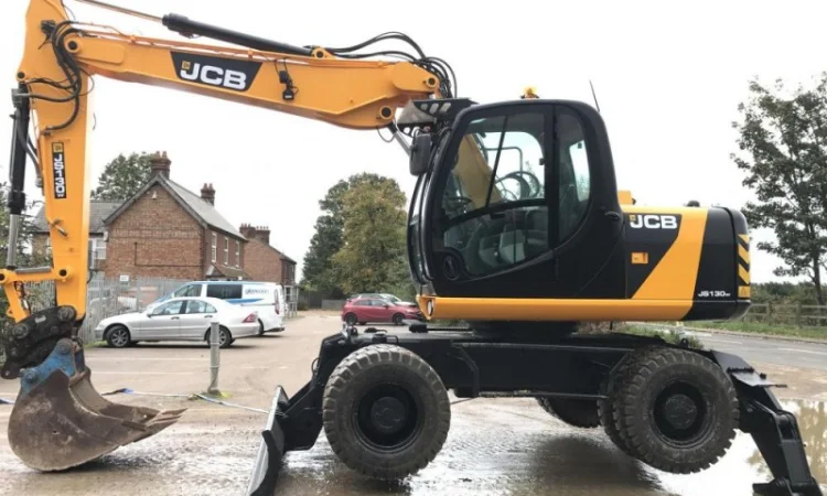 Колесный экскаватор JCB JS130W. Спецтехника б/у - фото № 1