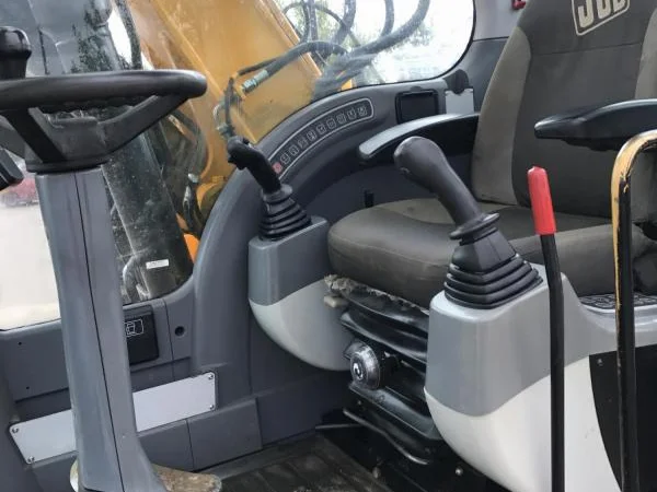 Колесный экскаватор JCB JS130W. Спецтехника б/у - фото № 9