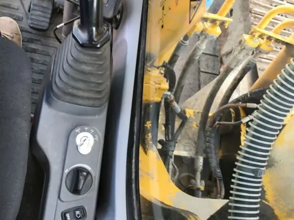 Гусеничный экскаватор Komatsu PC 240 NLC-7K - фото № 9