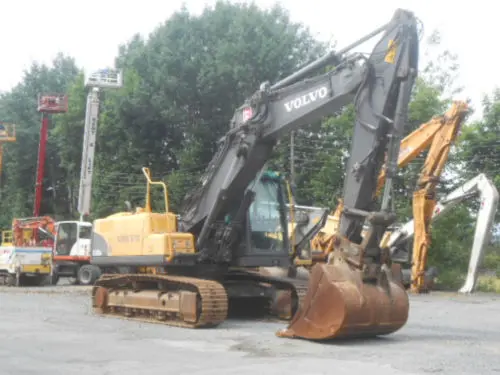 Гусеничный экскаватор Volvo EC 210 CNL - фото № 8