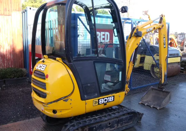 Продам Мини-экскаватор JCB 8018 - фото № 4