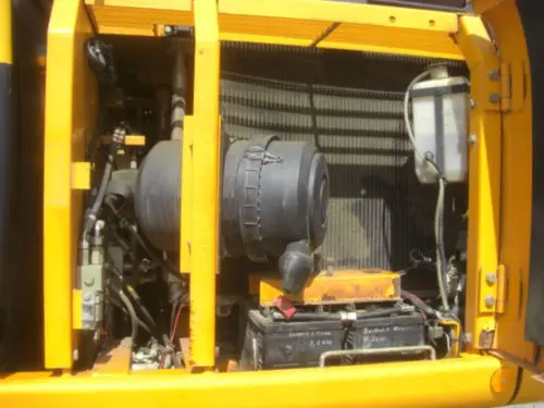 Колесный экскаватор JCB JS 175W по доступной цене - фото № 7