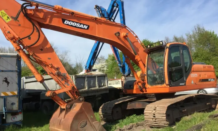 Гусеничный экскаватор Doosan DX 225 LC 2008 г - фото № 11
