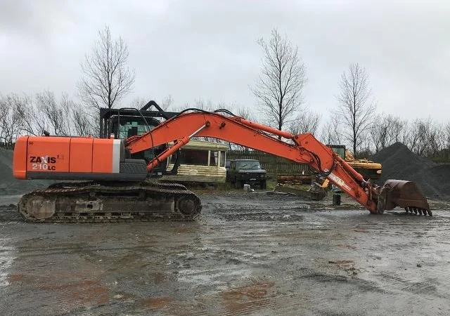 Гусеничный экскаватор Hitachi ZX210 LC-3. В наличии и под заказ - фото № 11