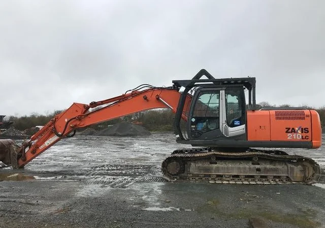 Гусеничный экскаватор Hitachi ZX210 LC-3. В наличии и под заказ - фото № 12