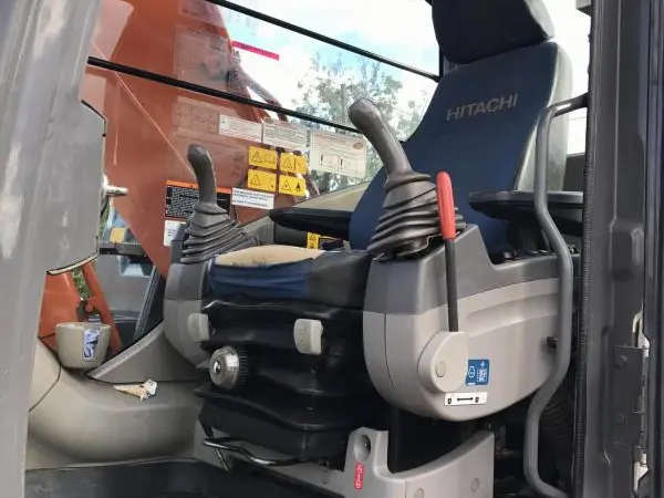 Гусеничный Экскаватор Hitachi ZX210LC-3 2012 г.в - фото № 5