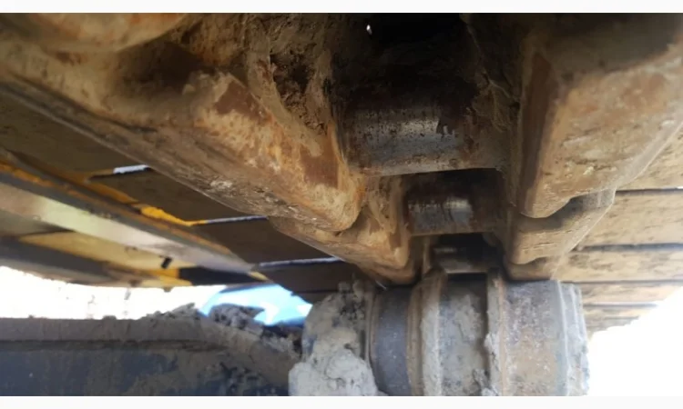 Гусеничный экскаватор JCB JS240LC. В Наличии - фото № 7