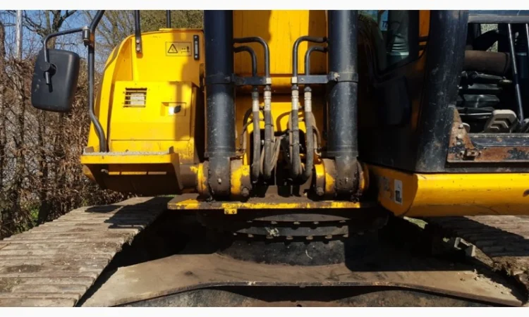 Гусеничный экскаватор JCB JS240LC. В Наличии - фото № 6