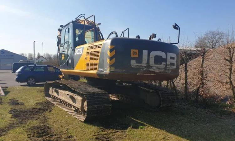 Гусеничный экскаватор JCB JS240LC. В Наличии - фото № 17
