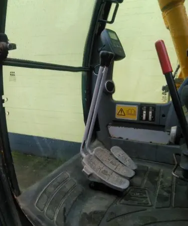 Гусеничный Экскаватор JCB JS140 - фото № 9