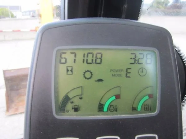 Гусеничный экскаватор JCB JS260LC. Спецтехника в Киеве - фото № 9