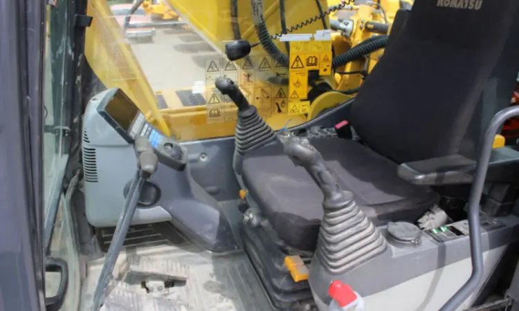 Гусеничный экскаватор Komatsu PC 210 LC - фото № 4