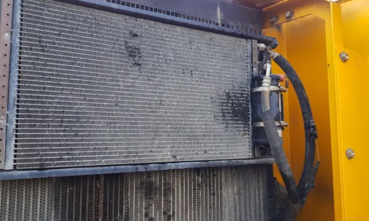 Гусеничный экскаватор JCB JS240LC - фото № 14