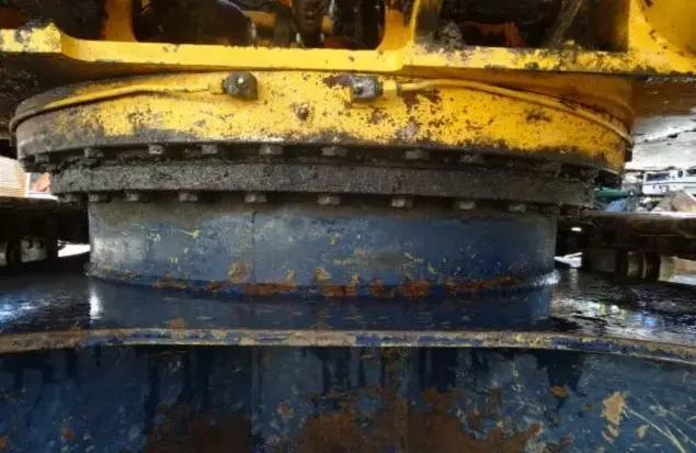 Гусеничный экскаватор Hyundai R210LC-7 - фото № 5