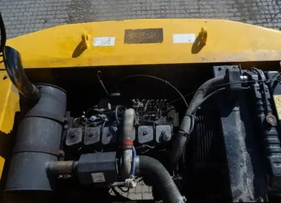 Гусеничный экскаватор Hyundai R210LC-7 - фото № 9