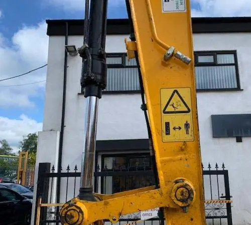 Гусеничный экскаватор JCB JS 130LC. Спецтехника б/у - фото № 9