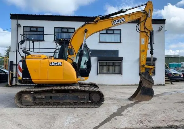 Гусеничный экскаватор JCB JS 130LC. Спецтехника б/у - фото № 3