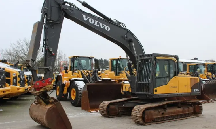Гусеничный экскаватор Volvo EC210CL. Купить экскаватор б/у - фото № 2