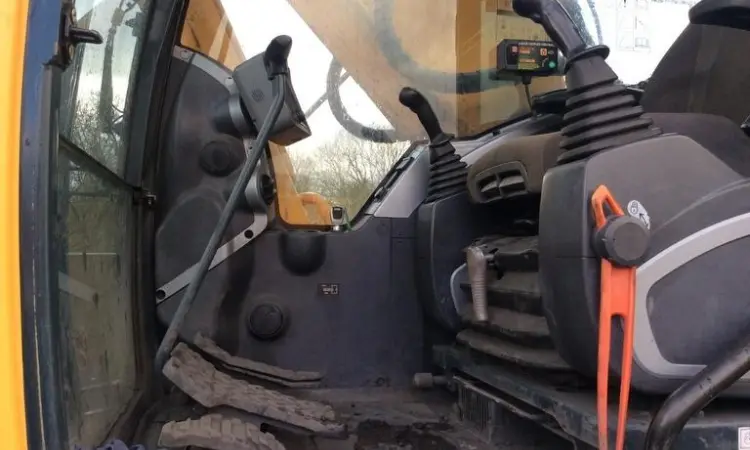 Гусеничный экскаватор Hyundai Robex 290LC-9 - фото № 8