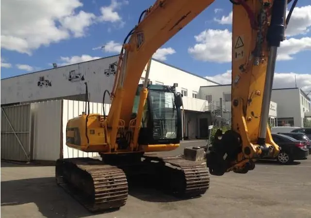 Гусеничный экскаватор JCB JS210LC - фото № 2