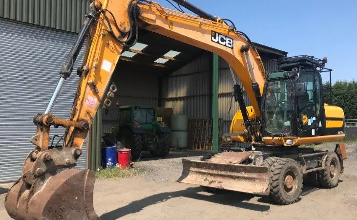 Колесный экскаватор JCB JS175w 2010 года - фото № 1