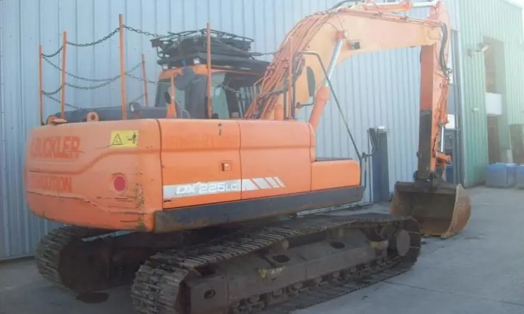 Гусеничный экскаватор DOOSAN DX225LC 2011 года - фото № 9
