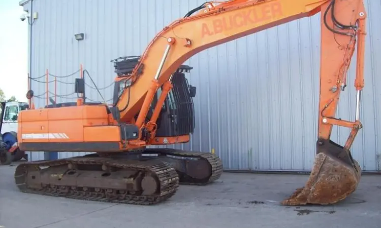 Гусеничный экскаватор DOOSAN DX225LC 2011 года - фото № 7