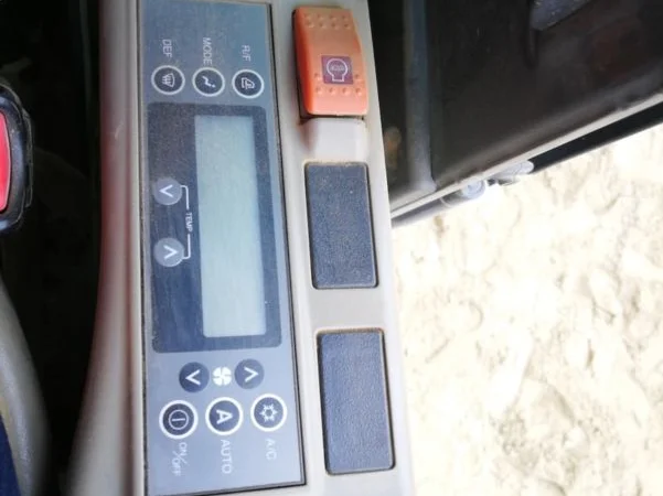 Гусеничный экскаватор Case CX210B - фото № 3