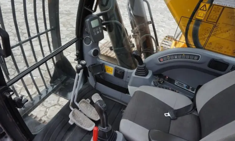 Гусеничный экскаватор JCB JS 360 LC - фото № 4