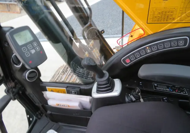 Гусеничный экскаватор JCB JS 200 SC - фото № 7