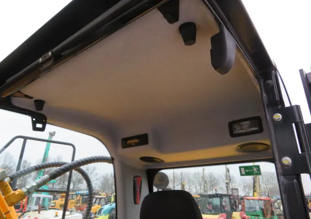 Гусеничный экскаватор JCB JS 200 SC - фото № 6