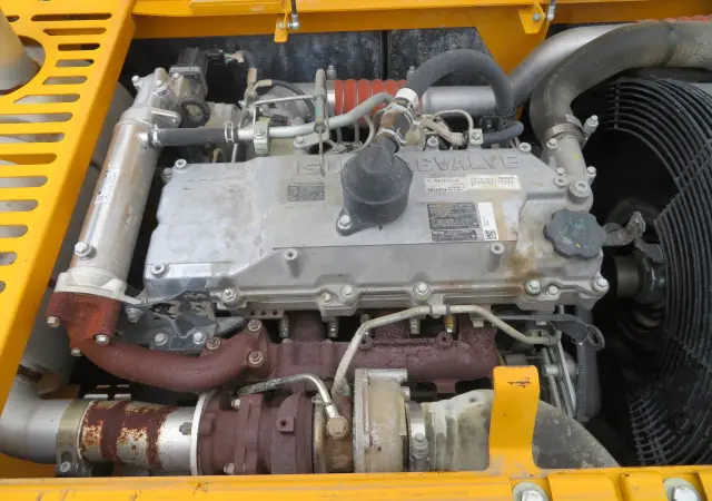 Гусеничный экскаватор JCB JS 200 SC - фото № 3