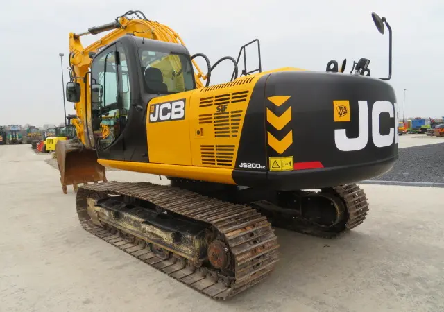 Гусеничный экскаватор JCB JS 200 SC - фото № 16