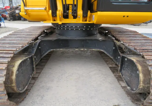 Гусеничный экскаватор JCB JS 200 SC - фото № 15