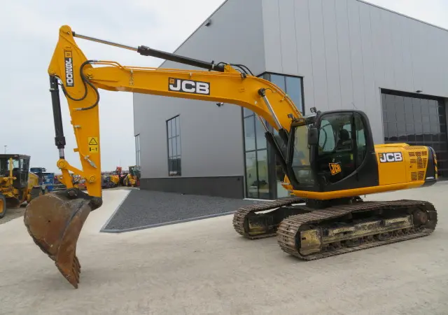 Гусеничный экскаватор JCB JS 200 SC - фото № 14