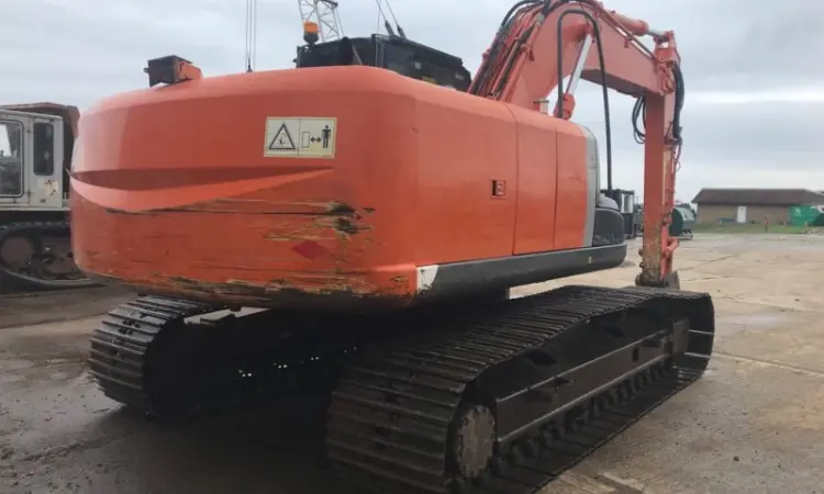 Гусеничный экскаватор Hitachi ZX 210 LC-3 2011 года - фото № 3