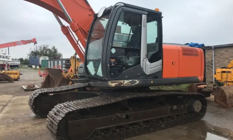 Гусеничный экскаватор Hitachi ZX 210 LC-3 2011 года - фото № 5