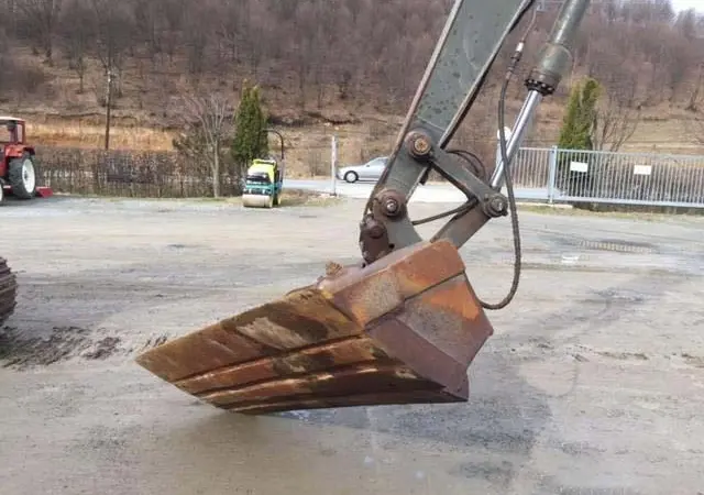 Гусеничный экскаватор Volvo EC240BLR - фото № 5
