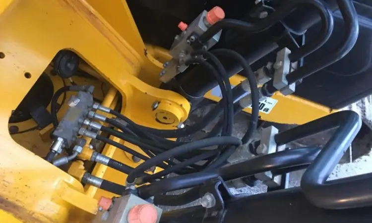 Купить Гусеничный экскаватор JCB JS130 LC - фото № 6