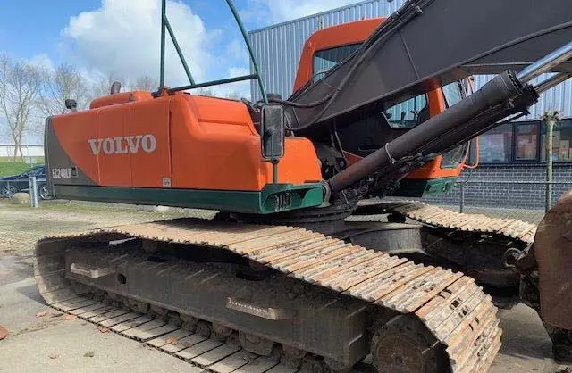 Гусеничный экскаватор Volvo EC240 LC - фото № 10