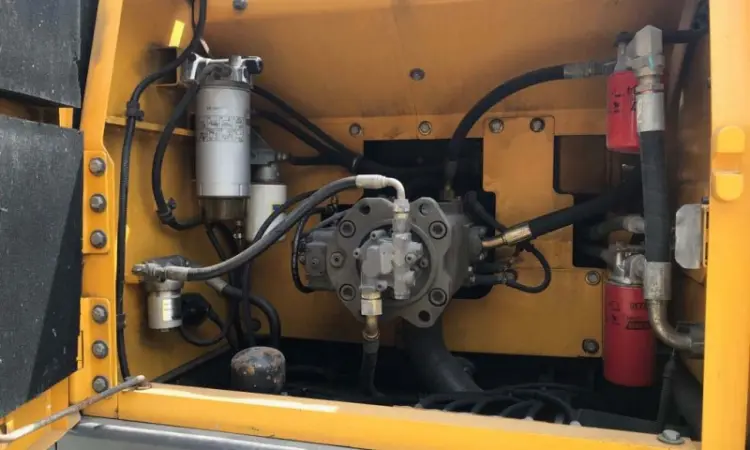 Гусеничный экскаватор Volvo EC 210 C L - фото № 16