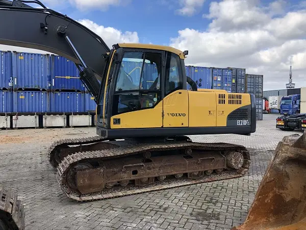 Гусеничный экскаватор Volvo EC 210 C L - фото № 4