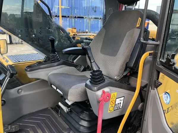 Гусеничный экскаватор Volvo EC 210 C L - фото № 6