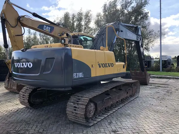 Гусеничный экскаватор Volvo EC 210 C L - фото № 9