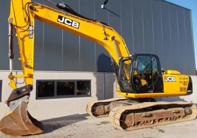 Гусеничный экскаватор JCB JS 220. Гусеничный экскаватор б/у - фото № 1