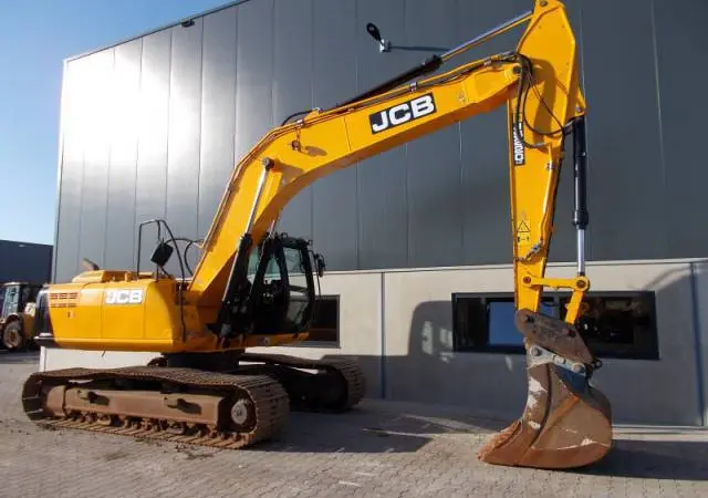 Гусеничный экскаватор JCB JS 220. Гусеничный экскаватор б/у - фото № 19