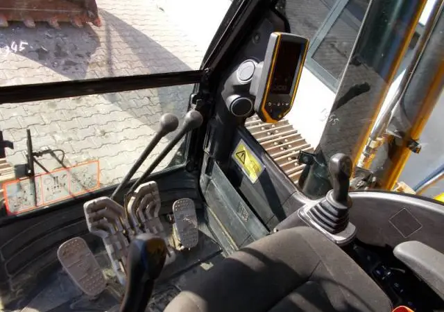 Гусеничный экскаватор JCB JS 220. Гусеничный экскаватор б/у - фото № 13